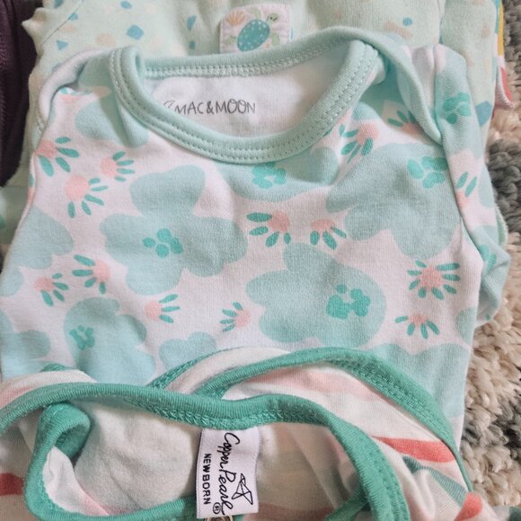 ONE LOT: Newborn Gowns, Copper and Pearl, Bonsie, Mac and Moon - Picture 3 of 9